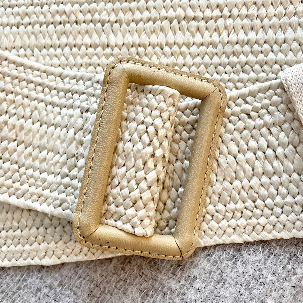 Stretching raffia belt with leather buckle of Zimmermann style neutral color